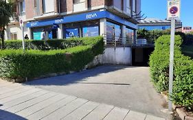 Soleado Apartamento Con Garaje